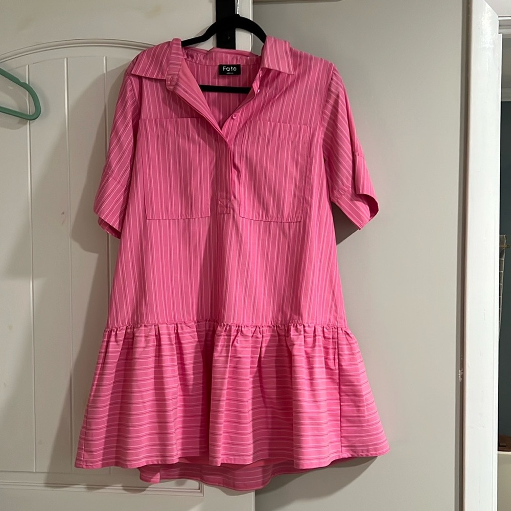 Short sleeve mini dress